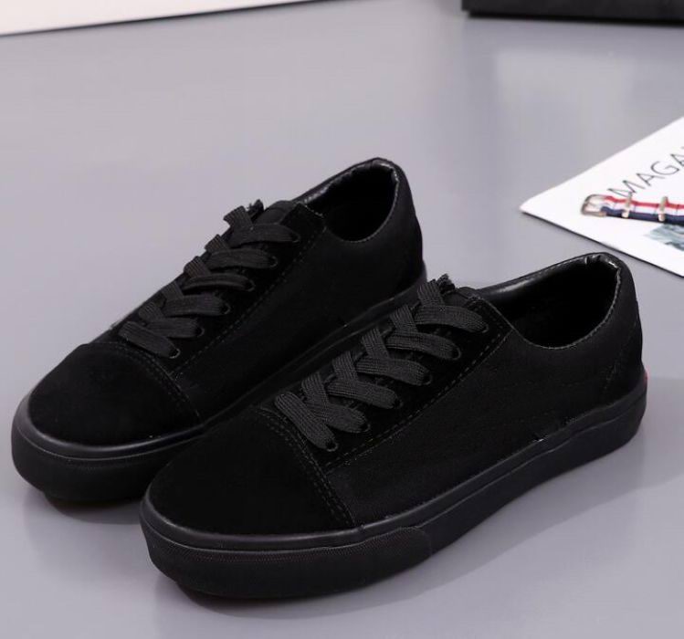 

2021 new Classics Old Skool Canvas Men Women Casual Classic Black White Skateboard Shoes SHOE 777