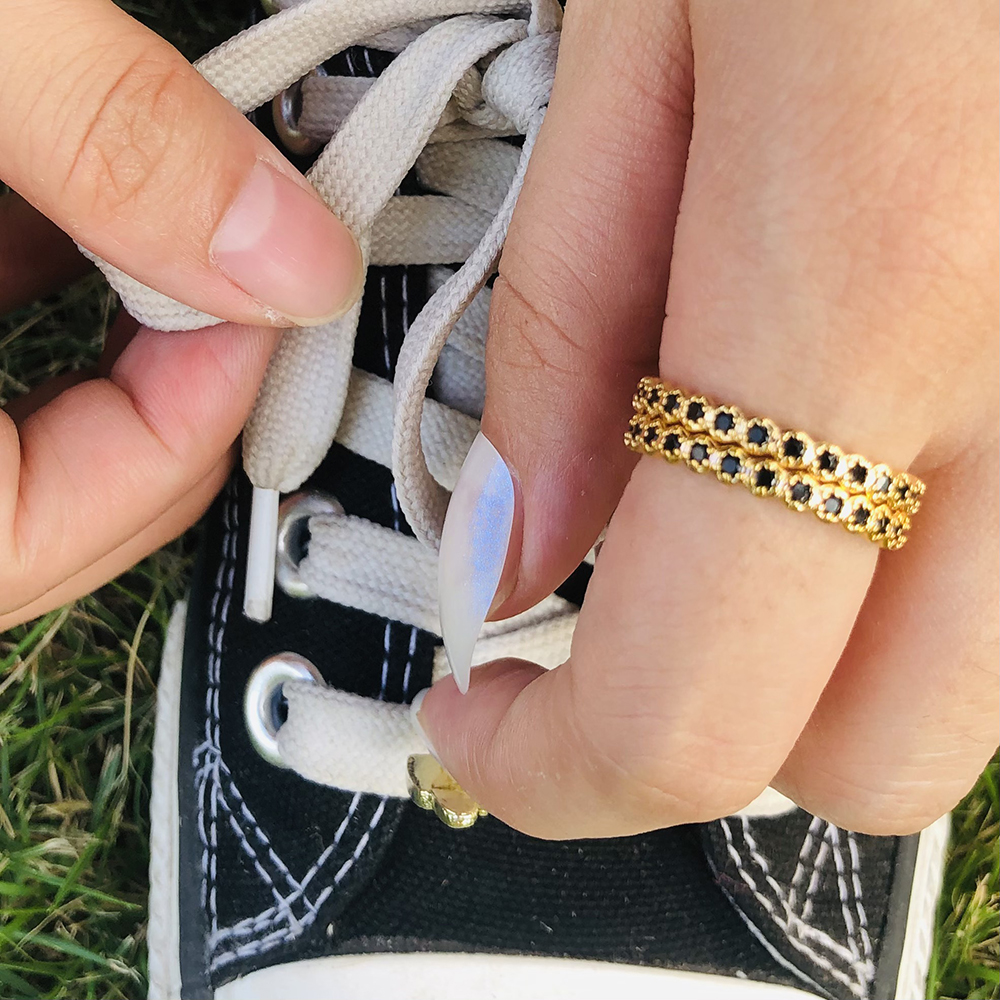 

Trendy Korea Gold Color Copper Thin Round Rings for Woman Fashion Geometric Circle Black CZ Crystal Finger Ring Jewelry Gifts