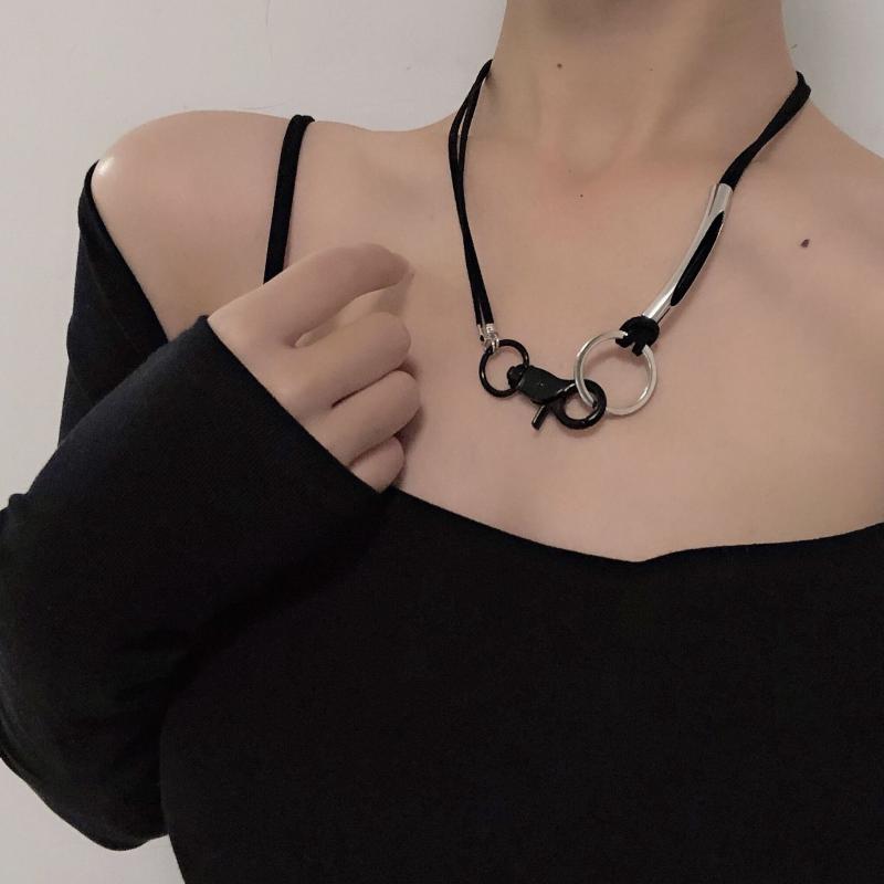

Chokers Amorcome Black Velvet Chain Choker Punk Hip Hop Metal Bar Pendant Women Men Leather Cord Short Necklace Collar Clavicle Jewelry