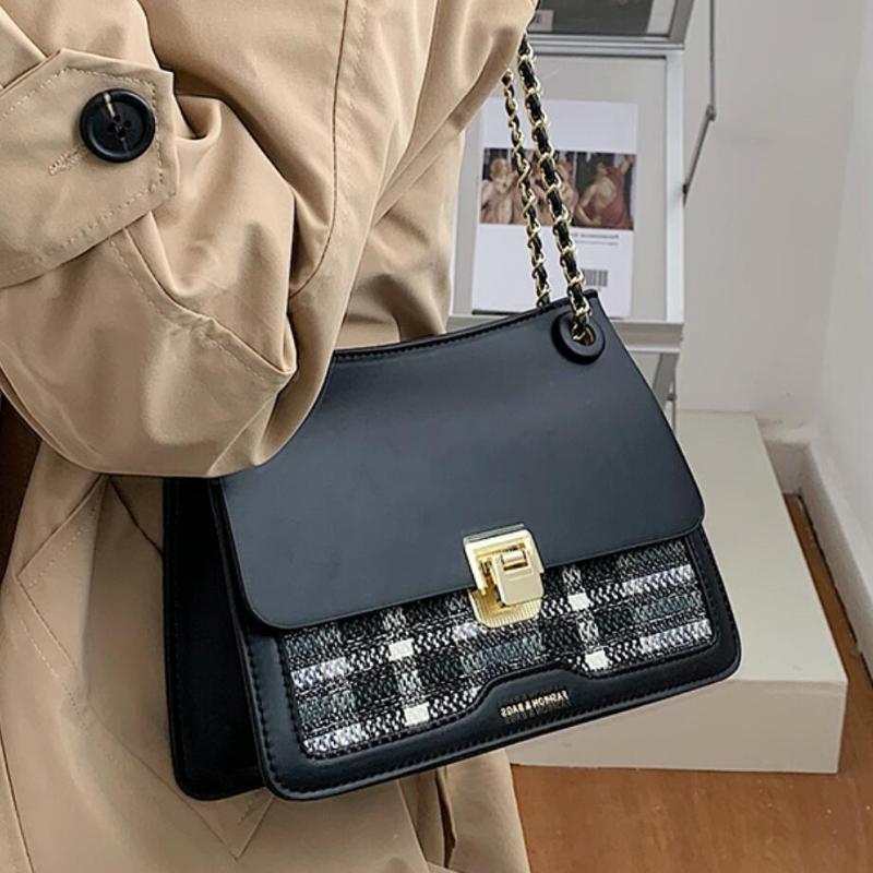 

Contrast color Square Crossbody bag 2021 New High quality PU Leather Women's Designer Handbag Lock Chain Shoulder Messenger Bag, Black