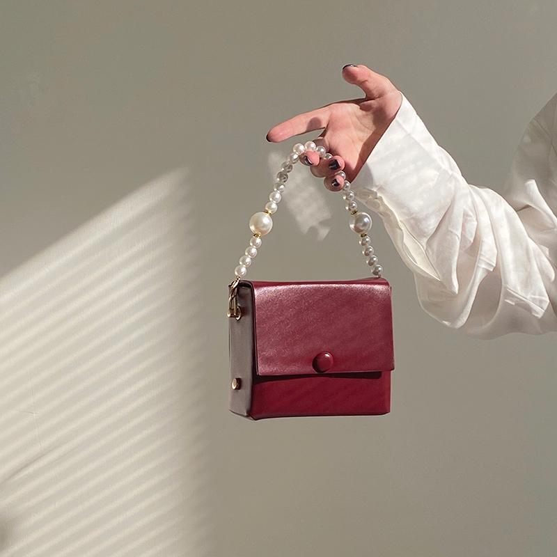 

Retro PU Leather Women Crossbody Bags Fashion Ladies Pearl Chain Small Square Shoulder Box Bag Evening Clutch Purse Mini Handbag, Black