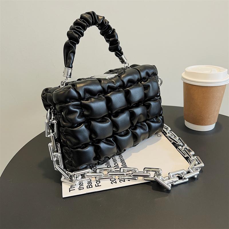 

Evening Bags Women's Thick Chain Shoulder Bag Fashion Designer Square Handbag Ladies Leather Crossbody Solid Color Pleated Messenger
