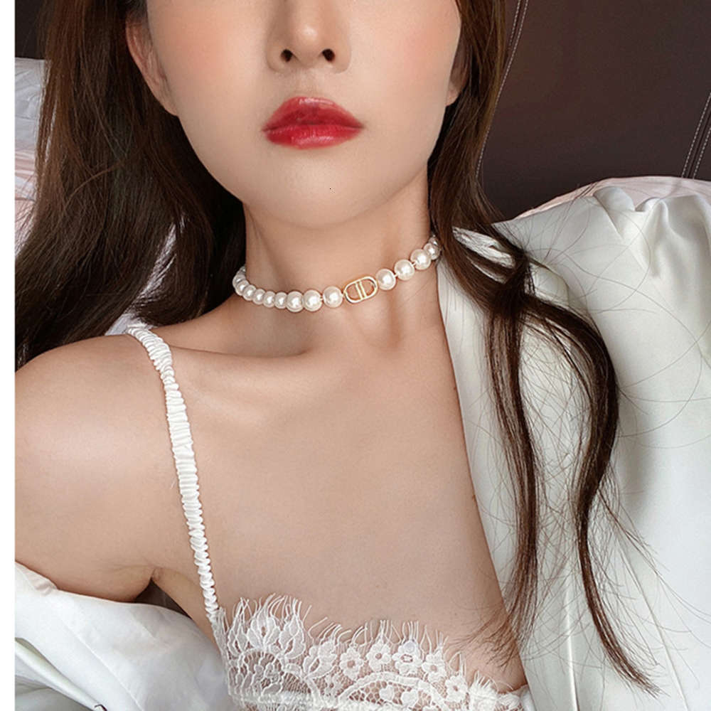 

necklace French CD pearl summer niche freshwater neck chain Hepburn style Choker pig nose