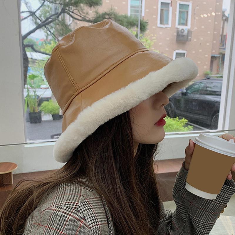 

Wide Brim Hats Autumn And Winter Fisherman Hat Ladies PU Leather Thick Warm Plush Girl Curling Basin, Black