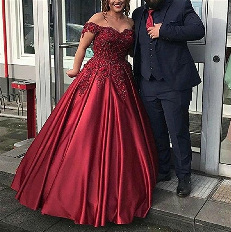 

2021 New Off the Shoulder V-neck Ball Prom Applique Lace Satin Sleeveless Evening Gowns Customized Vestidos De Noiva Wy7g