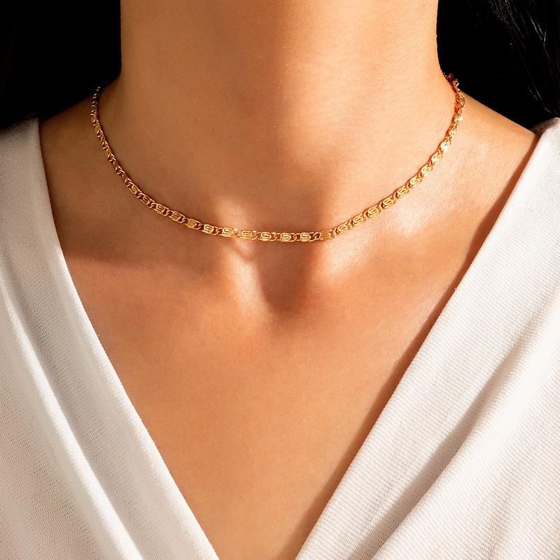 

Chokers HuaTang Fashion Back Shape Necklace For Women Simple Geometry Gold Alloy Clavicle Chain Female Wedding Jewelry Wholesale 19177
