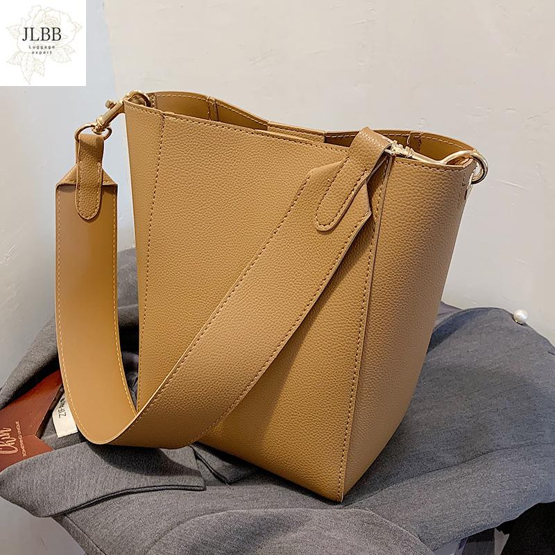 

Casual Buckets Bag For Women Designer Wide Strap Shoulder Bags Luxury Pu Leather Crossbody Bag Lady Big Purses Composit Sac 2021, Black