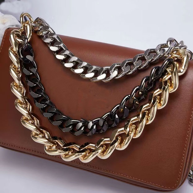 

2021 premium leather hardware chain shoulder bag shape women's long print contrast 774682 messenger size 24cm, Black