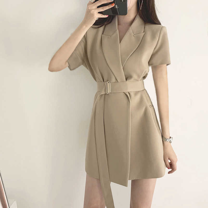 

Suit collar female summer waist slimming temperament design sense light familiar style professional dress 210603, Black