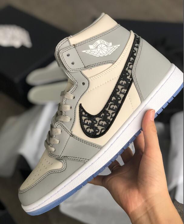 

2021 Mens 1 high OG basketball shoes 1s University Blue silver royal toe black metallic gold mid smoke grey UNC Patent men women Sneakers trainers, Grey 1