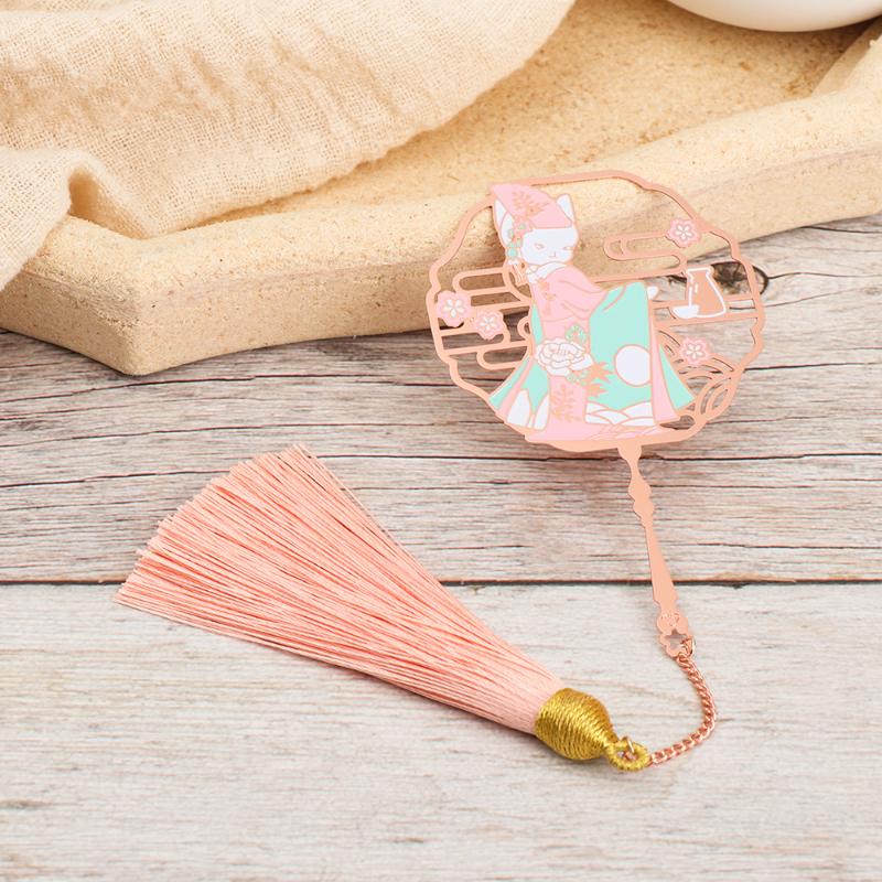 

1Pc Chinese Retro Cute Cat Fan Design Brass Bookmark Tasseled Hollowed Book Clip Pagination Mark Stationery School Office Supply