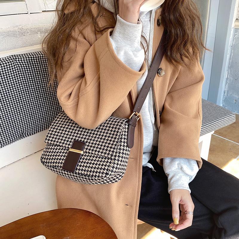 

Fashion Wool Plaid Wide Chain Celebrity Inspired Bag Rhombus Square Sling Bag Houndstooth Woolen Shoulder Female Crossbody