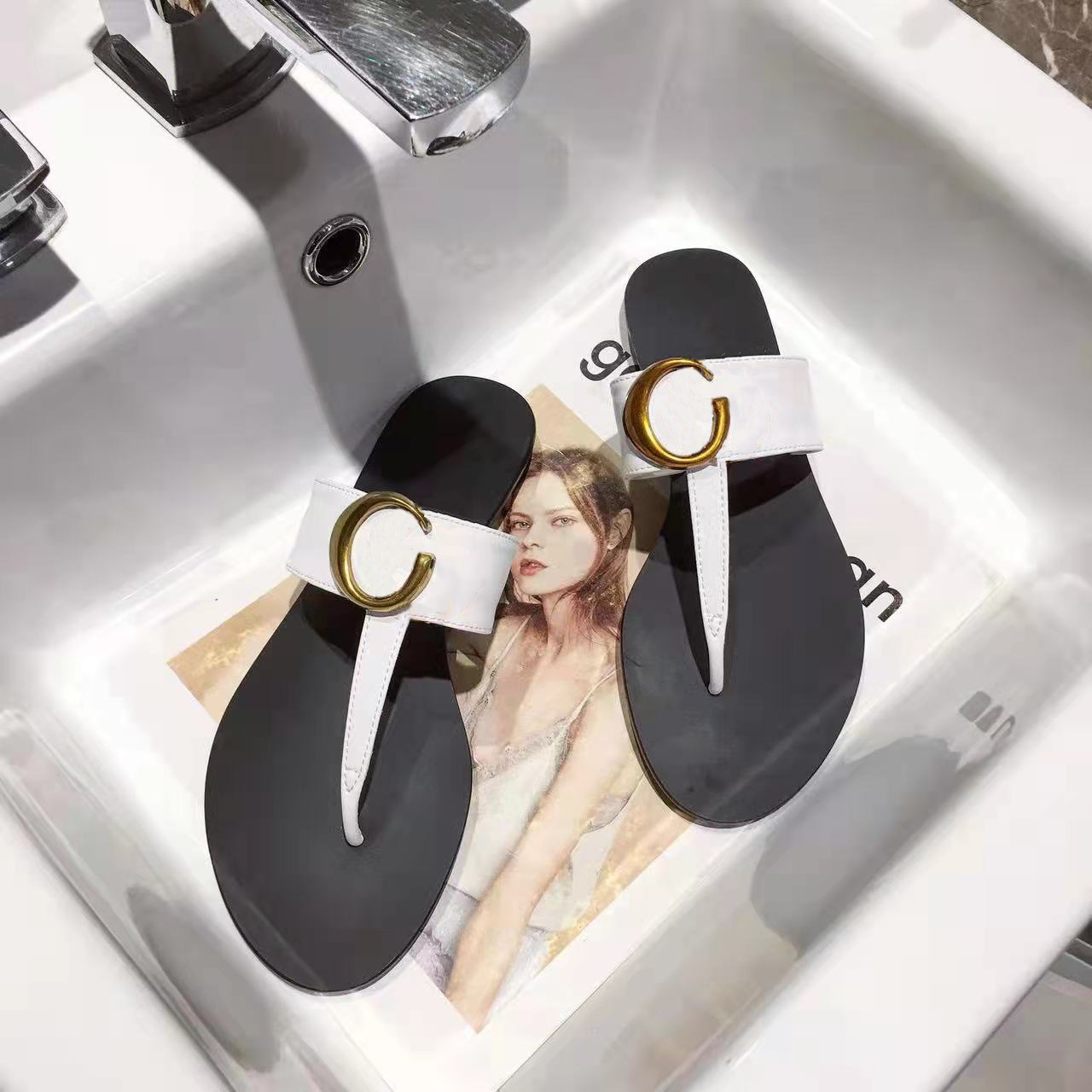 

Classic Slippers Designer Sandals for Woman Girls Low Sandal Shoes Flip Flops with Letters Luxury Slides 36-42, Black