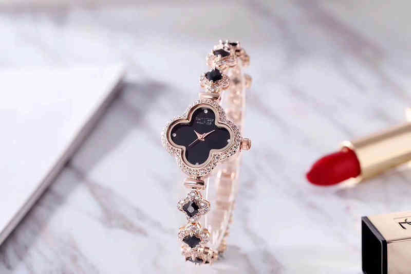 

Personality Classic Four Leaf Clover Full Diamond Link Wrist Watches,bling Watch Sets Adjustable Crystal Bracelet for Women