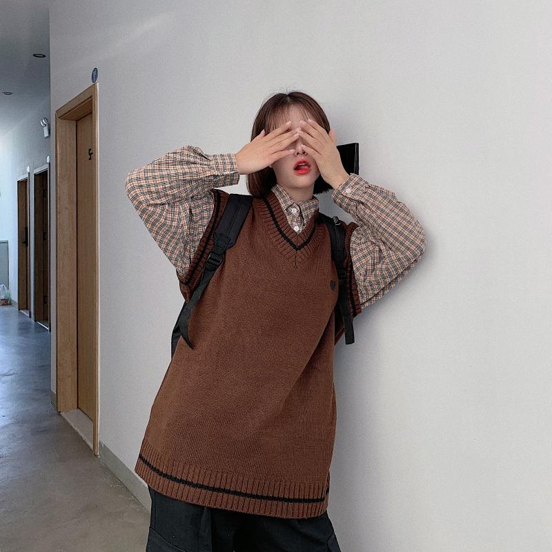 

Women' Sweaters Autumn All-match Vintage Women Fashion Loose Knitted Vest Embroidery V Neck Sleeveless Sweater Female Waistcoat Tops Preppy