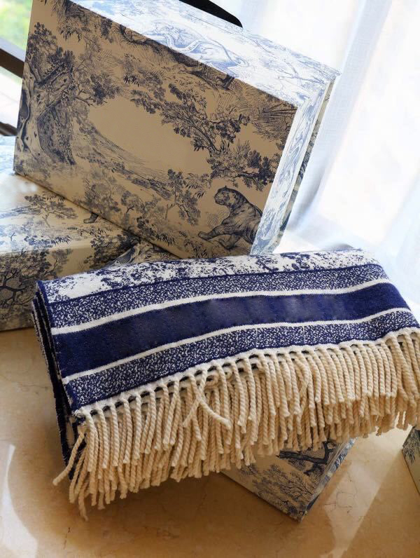 

Winter cashmere Scarf high-end Soft Thickening Fashion men and women ink landscape Painting long Shawl three Colors Optional