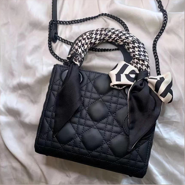 

Big-name designer ladies one-shoulder messenger bag 2021 retro all-match clamshell PU leather letters female party handbag, Black