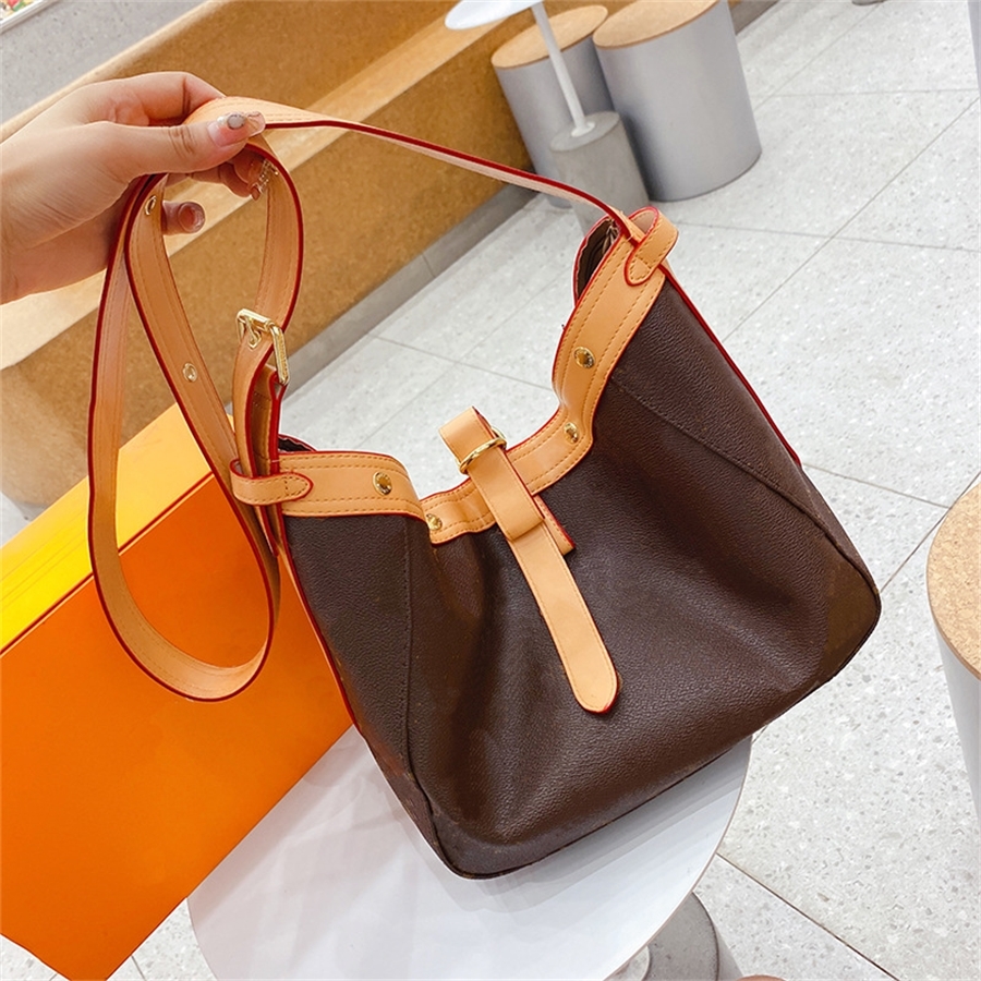 

Large capacity bag female new fashion style one shoulder armpit bag winter texture Messenger Tote Bag, Red
