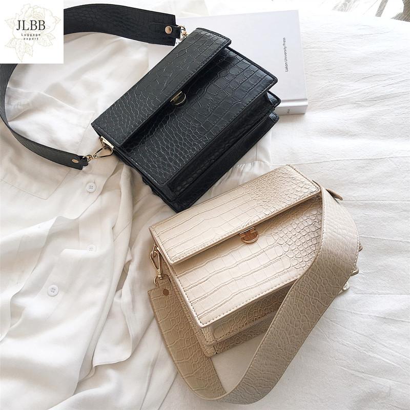 

Fashion Crocodile Women Shouder Bags Designer Wide Strap Handbags Luxury PU Leather Crossbody Bag Female Small Flap Lady Purses, Beige
