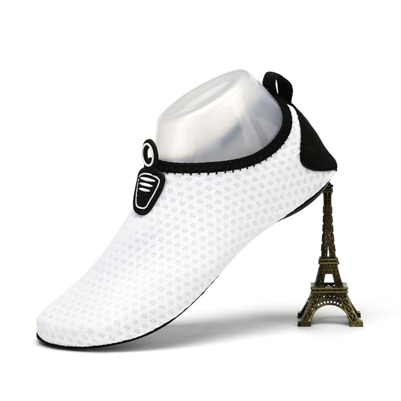 

Men Women Water Shoes Swimming Shoes Solid Color Summer Aqua Beach Socks Seaside Sneaker For Men Zapatos Hombre, Black