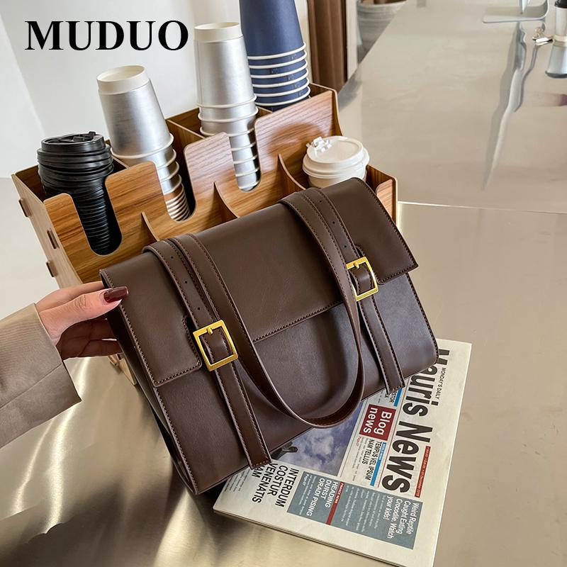 

Luxury Women Crossbody Bag Female 2021 New Korean Fashion Shoulder Bag Ladies Trend big Buckle Messenger Handbag, Black