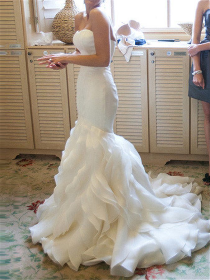 

African Black Girls Sweetheart Tiered Court Train Ivory Wedding Es 2021 New Hot Bridal Gowns Vestidos De Mariage E6v9, Red
