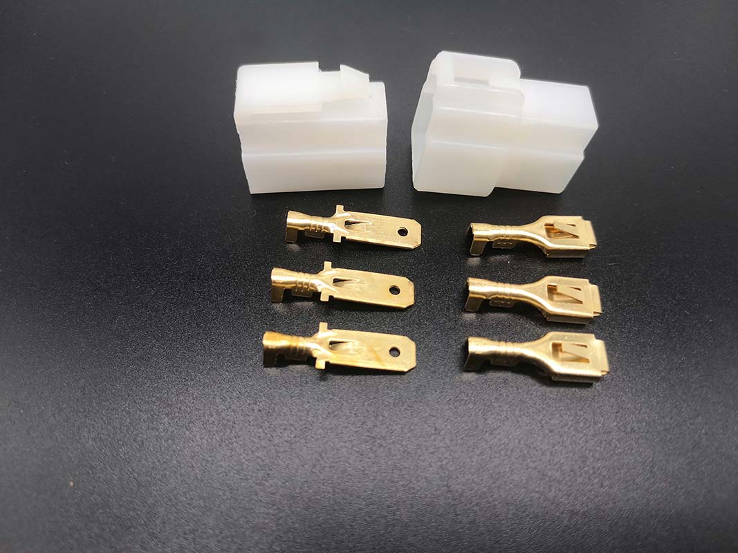 

New 1 set1 of 3PIN 6.3mm car Connector kit male and female socket plugs for cars motorcycles