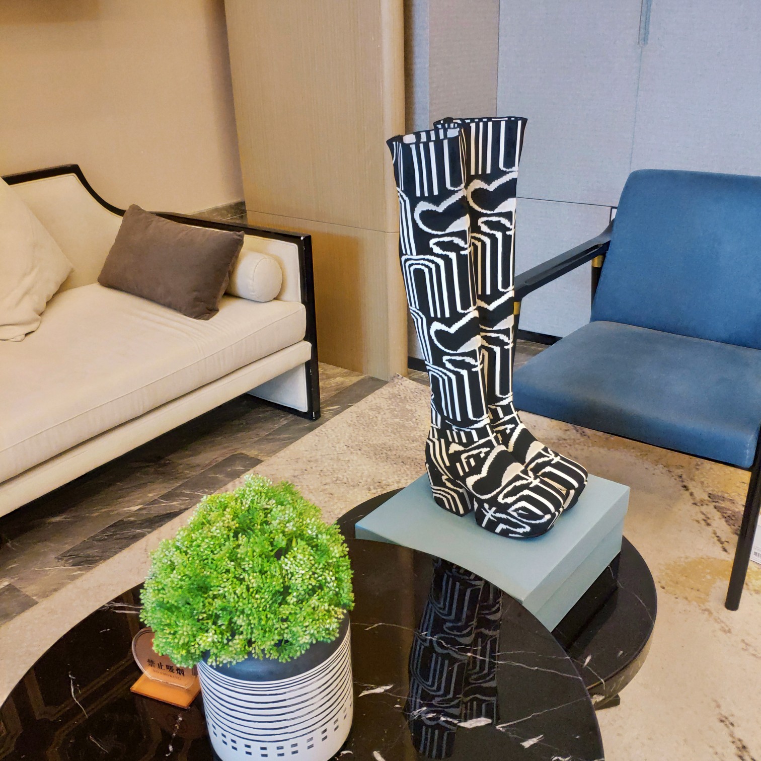 

Fashion trend women's winter temperament leisure boots water platform single shoe flying knitting wool tube short boot High quality size 35-, Black