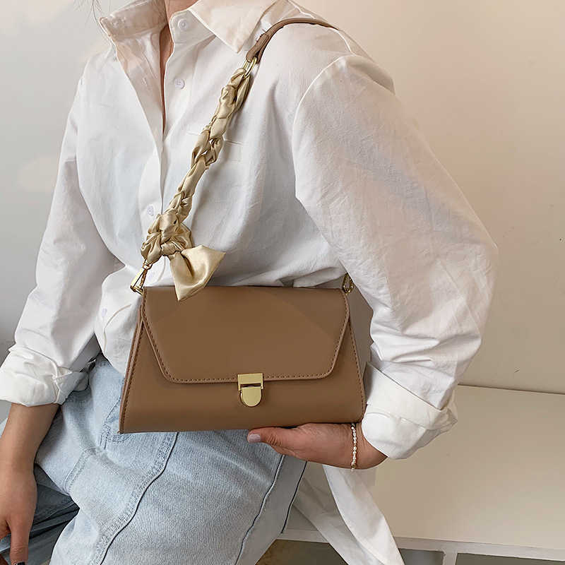 

Advanced French underarm women's 2021 summer new fashion silk scarf chain Single Shoulder Messenger small square bag, White