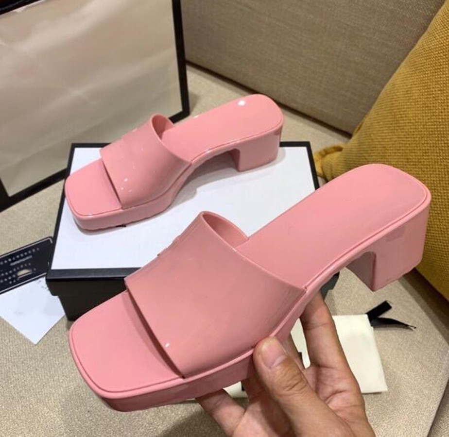 

Hot Jelly Luxury Slippers Crystal Sandals Flat Slides High Heels Slipper Summer Beach Thick Bottom Stuffies Platform Alphabet Shoes 35-41, Box(dont separate sell)