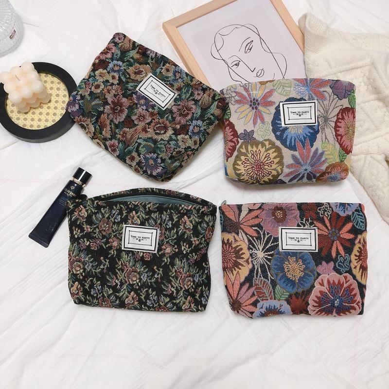

Retro flower jacquard bag cosmetic bag hand literature style thick canvas large capacity zipper