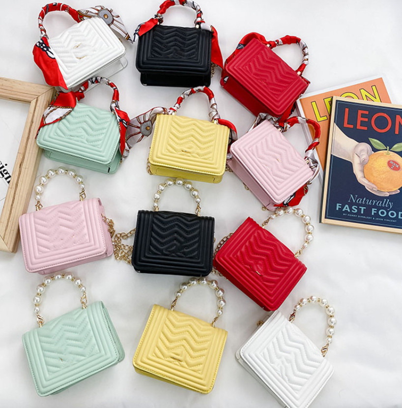 

Luxury kids pearl chain handbags designer girls Silk scarves metal Letter crossbody bag children single shoulder princess bags women mini purse A7791, Pearl chain pink