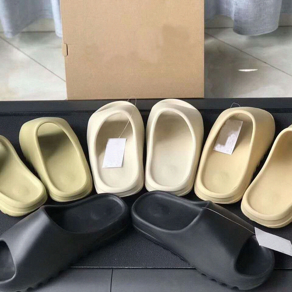 

2021 Slides Slippers Foam Runner Desert Sand Triple Rubber Black Graffiti Bone Flat Resin Slide Sandal Mens Slipper With Box west1 P2W0#