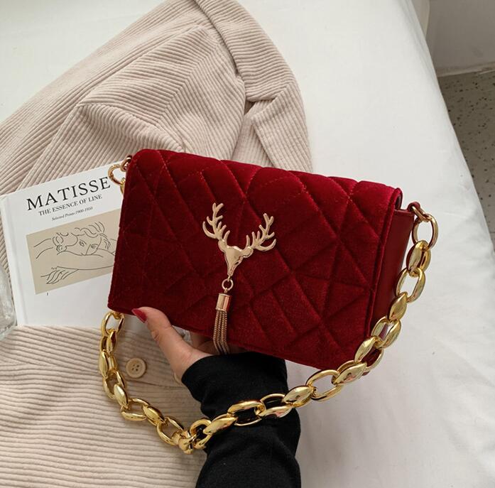 

Factory wholesale womens shoulder bags elegant gold tassel fashion chain bag winter street trend flannel handbag simple atmosphere plaid women handbags, Red(boutique box)