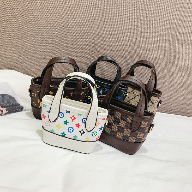 

Girls Purses Designers Kids Change Purse Wallet Handbags Mini Tote Bags Fashion Children Grid Pattern Single Shoulder Crossbody Message Bag, Black
