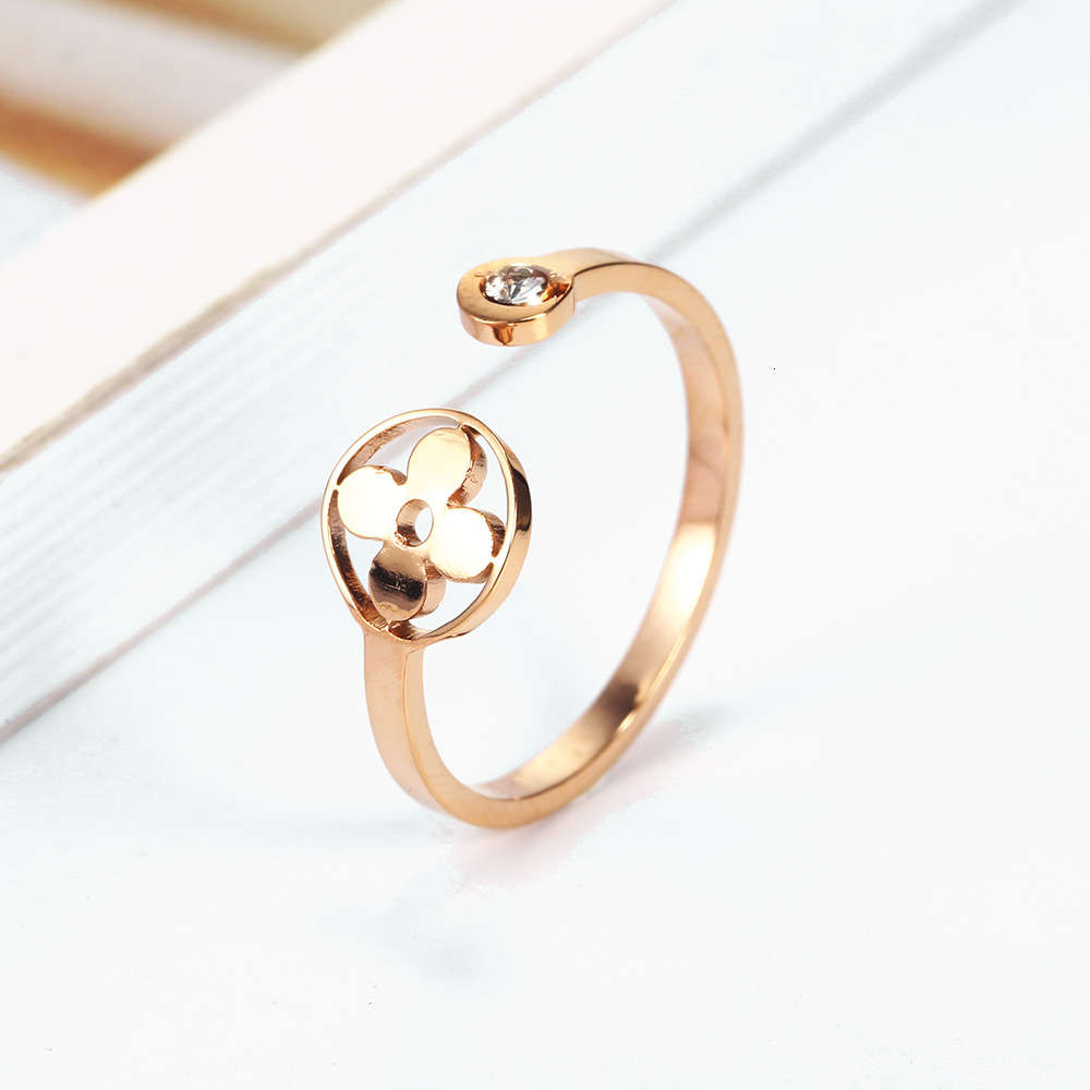 

Hot selling titanium opening adjustable clover stainless steel female heart-shaped Life Tree Star ring, Silver