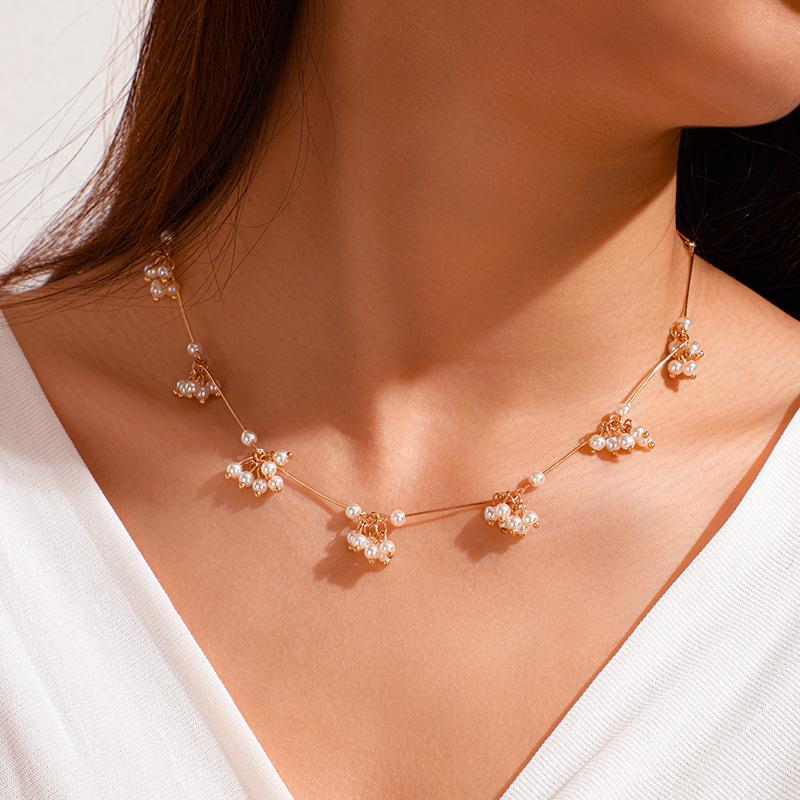 

Pendant Necklaces Fashion Pearl Flower Choker Elegant Female Single Layer Gold Clavicle Chain Charming Ladies Party Jewelry