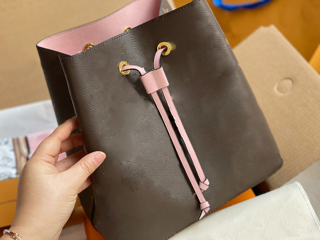 

2021 fashionable and beautiful ladies famous shoulder bag leather chain messenger bag fashionable size:Base size:26cm Pink1, Brown