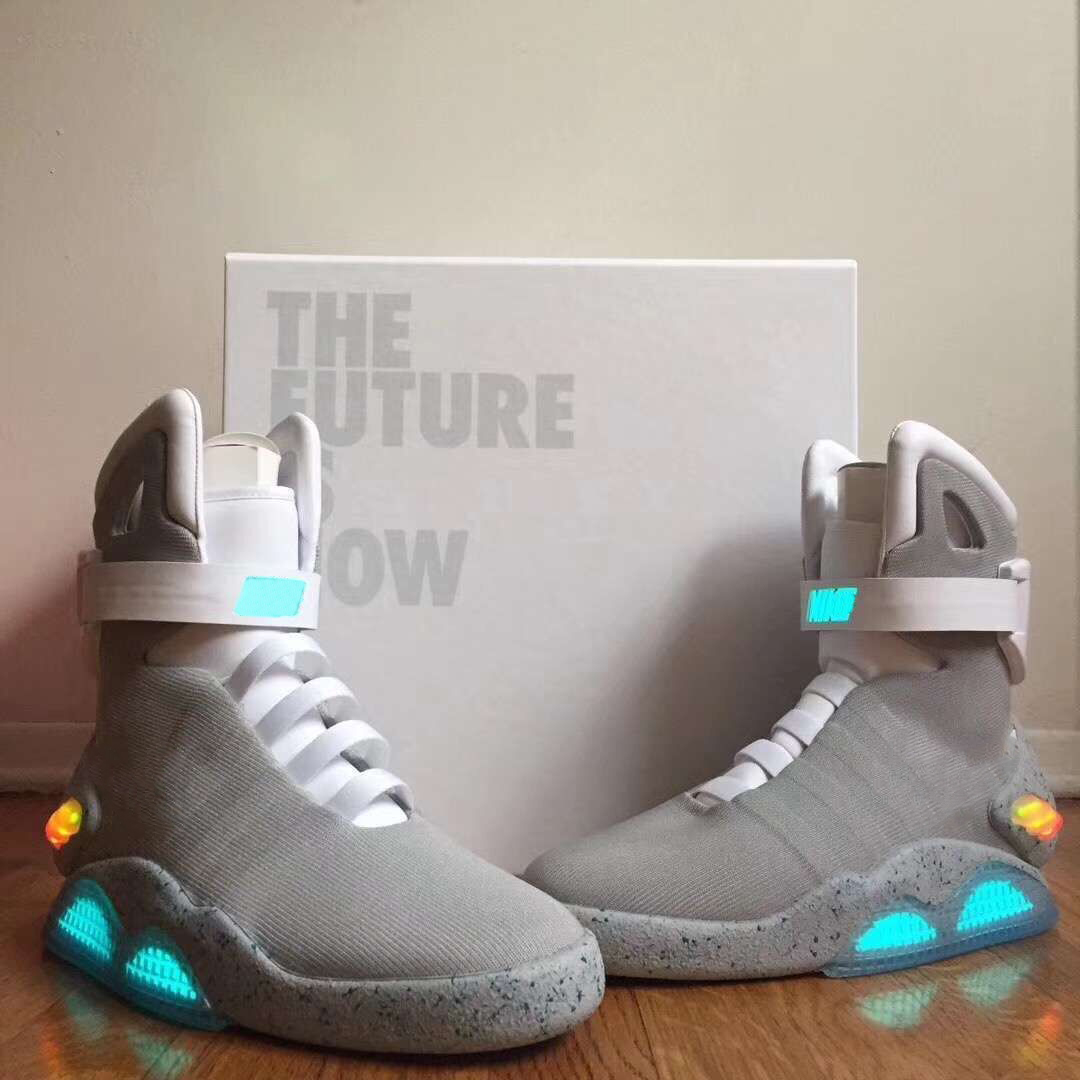 

2021 Release Authentic Air Mag Back to the Future Fashion Sneakers Mens Women Sports Shoes LED Lighting Outdoor Trainers With Original Box