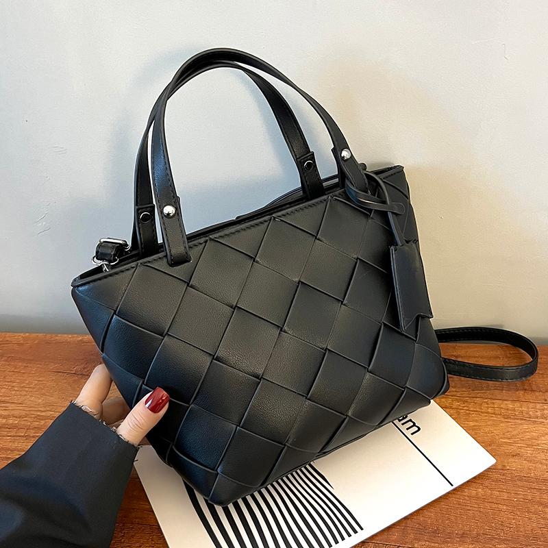 

Evening Bags Spring Weave Small PU Leather Crossbody Bag With Short Handle For Women 2022 Shoulder Handbags Kawaii Totes