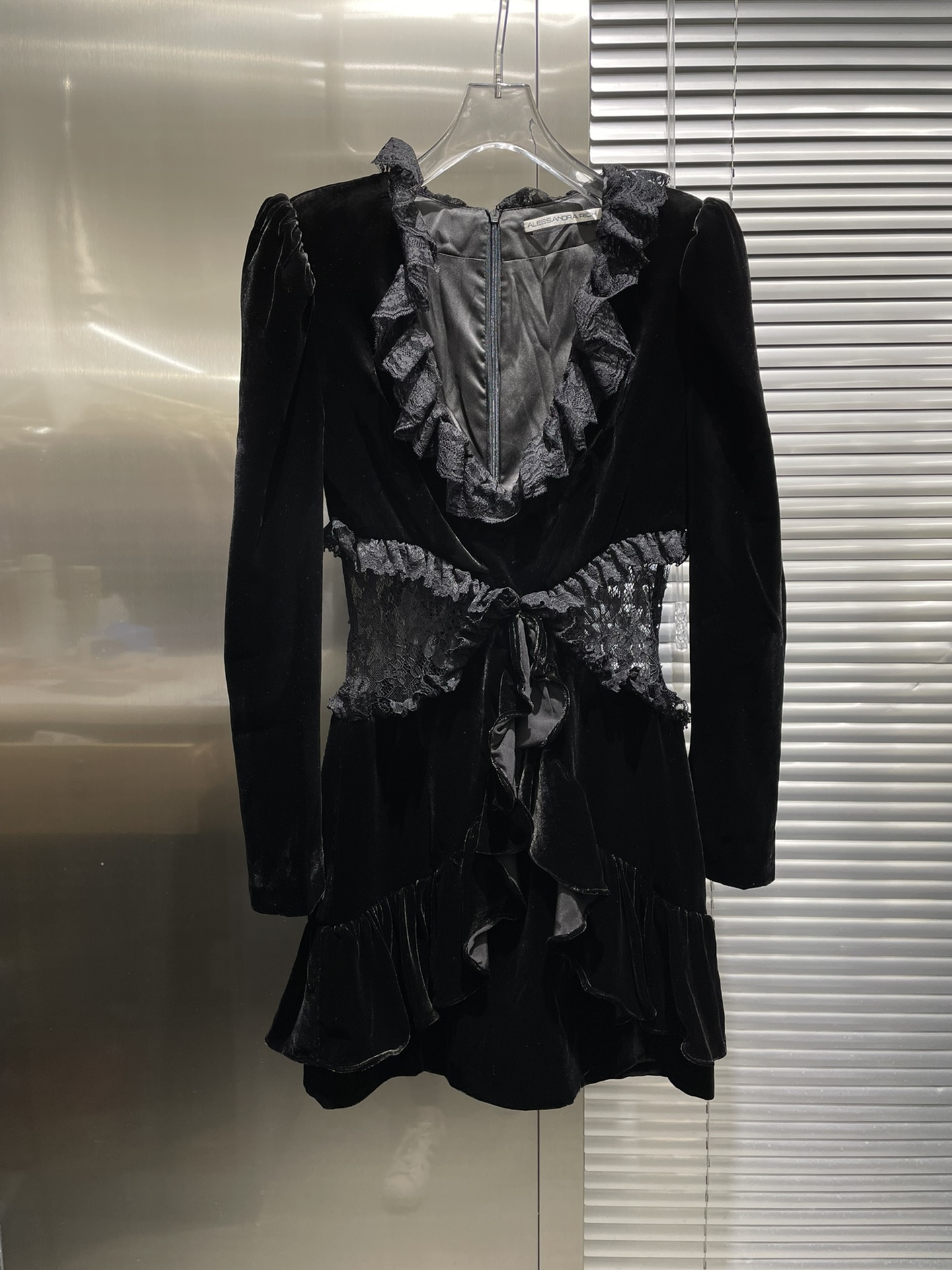 

Silk velvet waist lace cut-out dress, Black