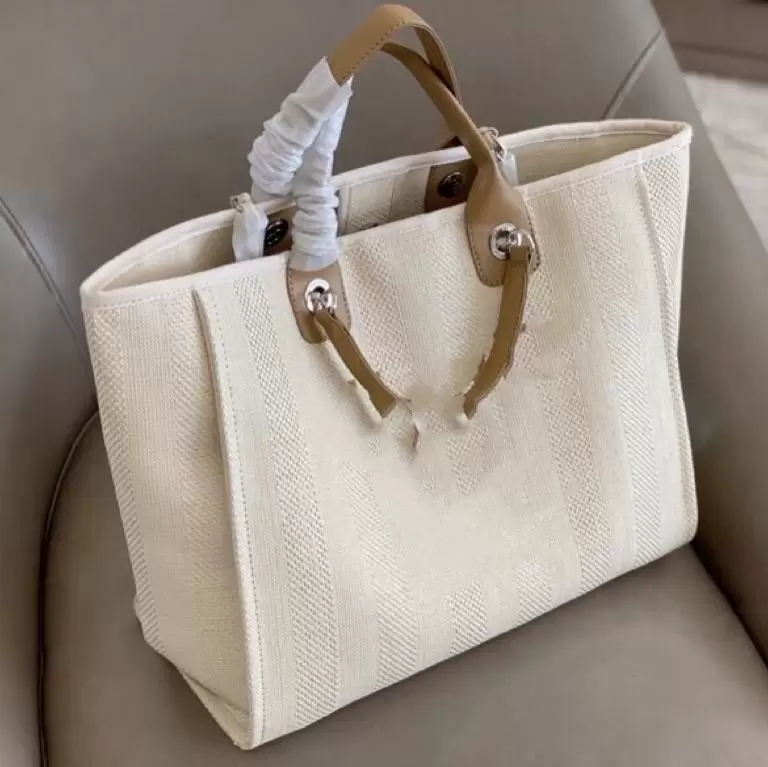 

2022 contracted French fashion classic leather beach bag large capacity and high quality shopping Wholesale designer Wholesale handbags, Welcome to contact us