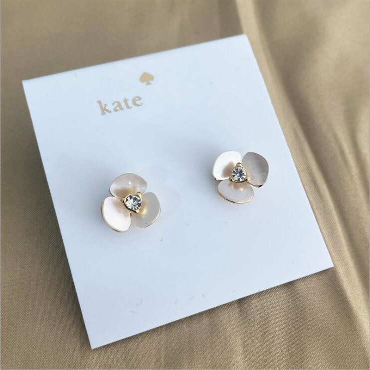 Niche de luxe Légère Stud Stud Stud Mother-perle Boucles d'oreilles Peach Heart Design Dames Bijoux Fête Cadeau