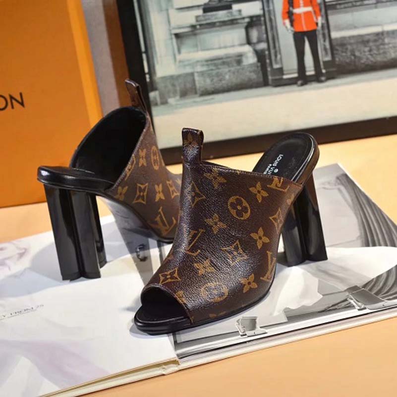 

2020 Sell Well Classic Slides Sandals Lady Summer Sandals Metal buckle large size Leather high heeled women Slippers 35-41 with box shoe10 0