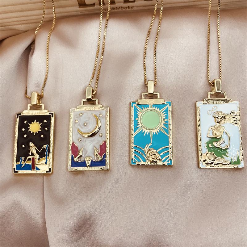 

Chains Vintage Color Tarot Necklace Ladies Men Gold Painting Necklaces Pendants Sun Moon Creative Jewelry Gifts