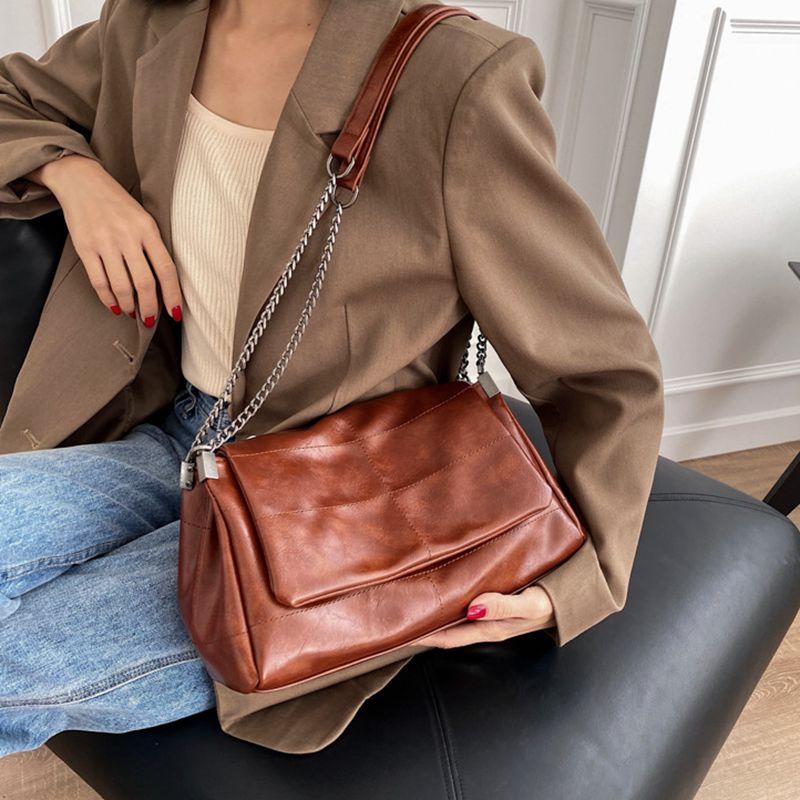 

2021 Casual chain brand female messenger bag solid color large capacity shoulder crossbody bags women large tote purses
