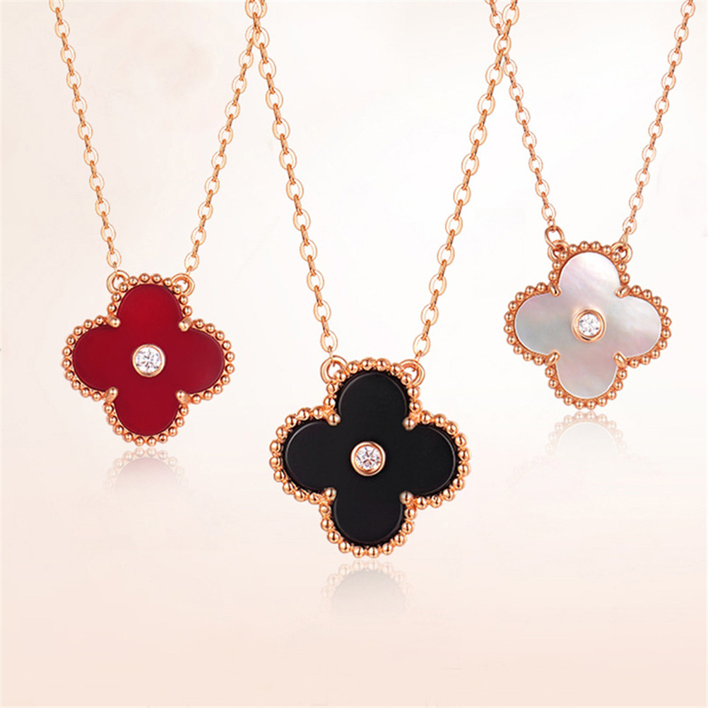 

2021 18K New Gold Fashion Classic 4/Four Leaf Clover Necklace with Diamonds Malachite Pendant Clavicle Chain for Women&Girls Gift, Silver