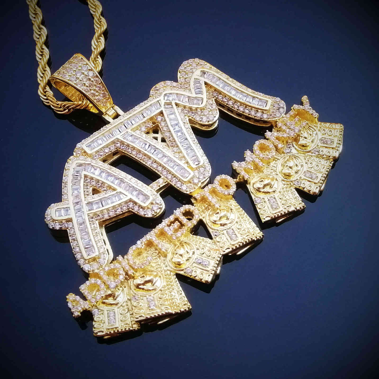 

Iced Out Letters ATM Addicted To Money Pendant Necklaces 2 Colors AAA Zircon Men's Hip Hop Jewelry Gifts X0509