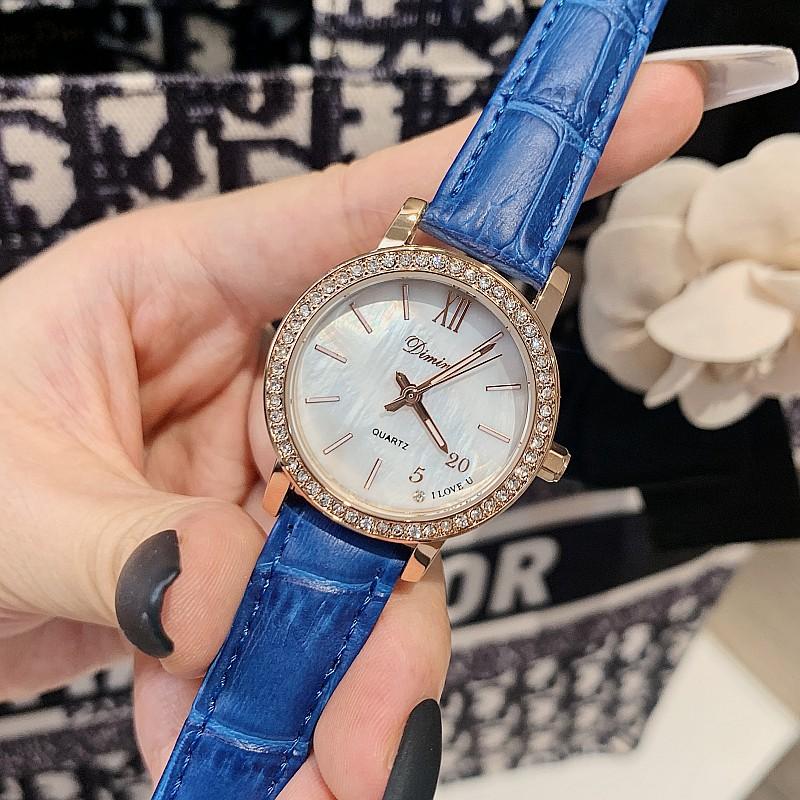 

Wristwatches 2021 Women Fashion Watches Women's Simplicity Casual Quartz Leather Band Watch Analog Wrist Gift Montre Femme, Red