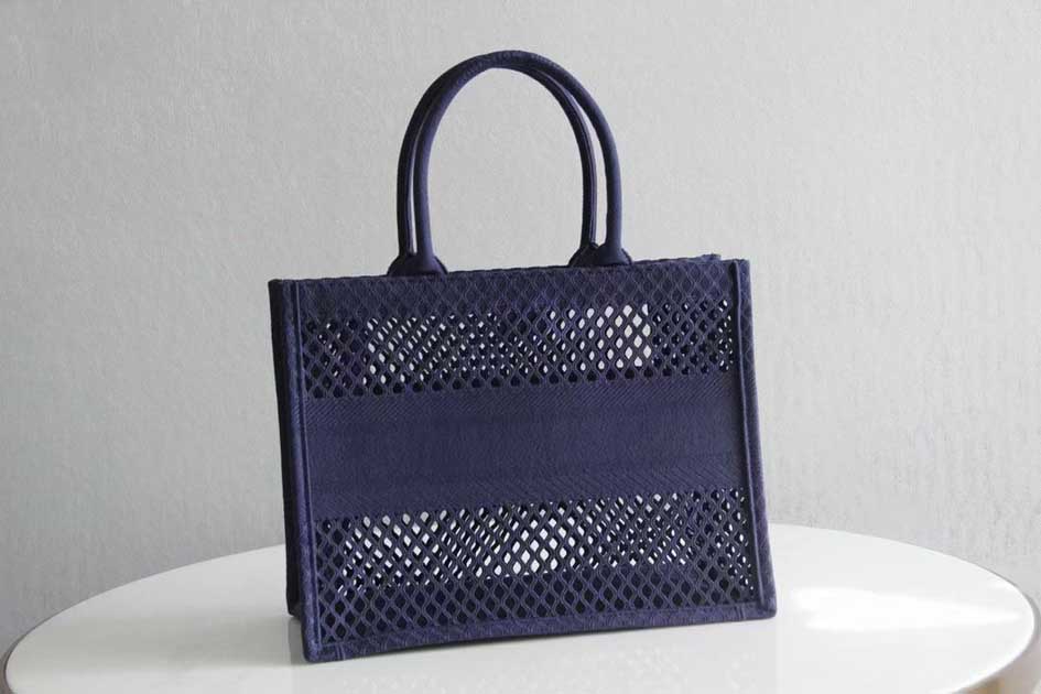 

Mesh embroidery Totes hollowed out handbag, preferred for travel and shopping, 1286 carries various daily necessities, size 36x28x16cm, Black